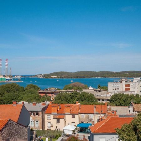 Captain Emo City Apartments Pula Exterior photo